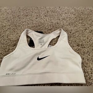 NWT Nike XS sports bra